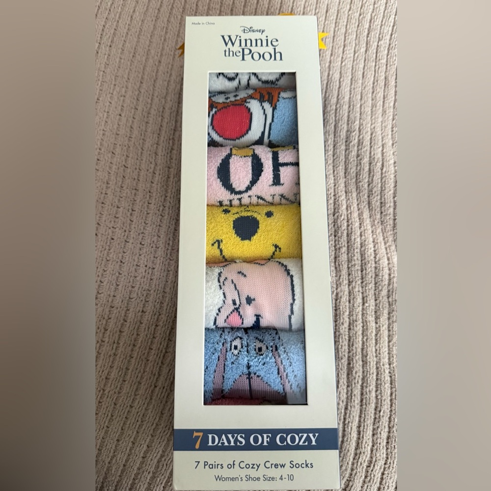 Disney Winnie the Pooh 7 Days of Cozy Socks